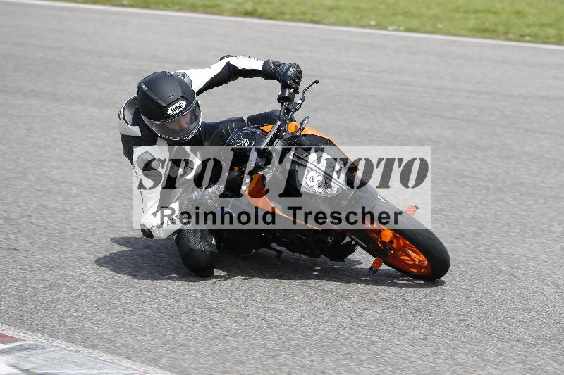 /Archiv-2024/29 12.06.2024 MOTO.CH Track Day ADR/Gruppe blau/8